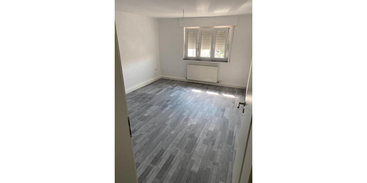 Etagenwohnung Ludwigsburg Eglosheim - 3 Zimmer, 64 m&sup2;, 1.100&euro; | Angebot:25824858