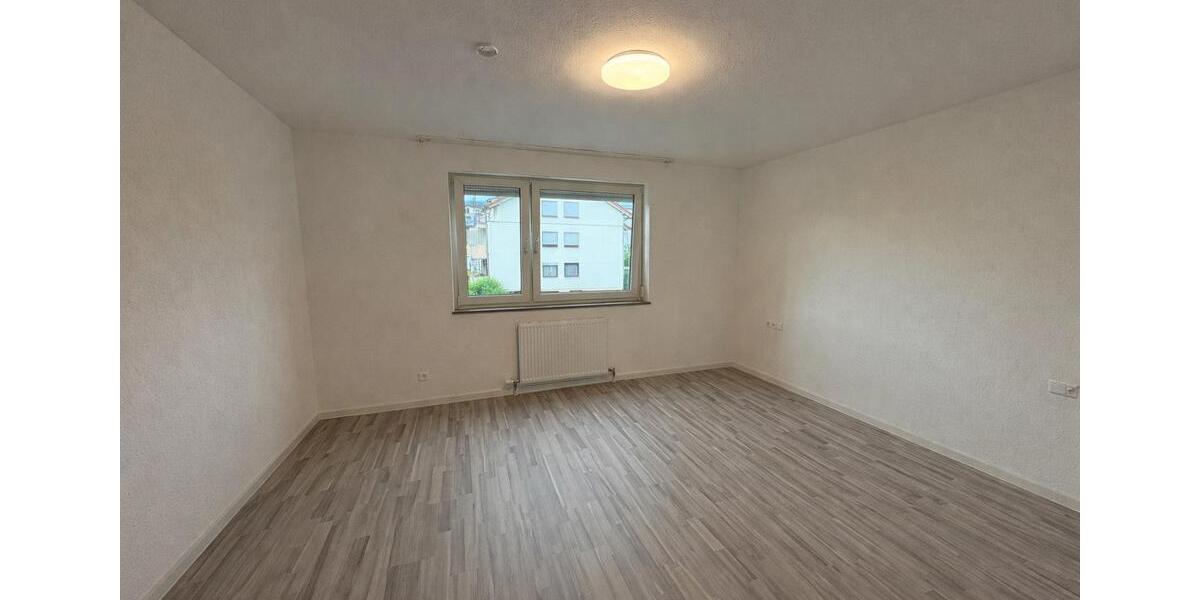 Etagenwohnung Sindelfingen Eichholz - 3.5 Zimmer, 89 m&sup2;, 1.250&euro; | Angebot:25729029