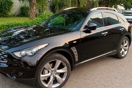 INFINITI FX 220.270 km 8.000 &euro; Untergruppenbach 74199