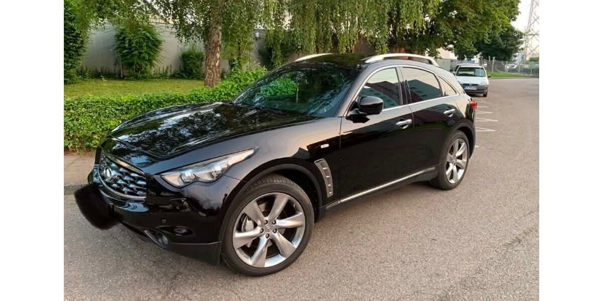 INFINITI FX 220.270 km 8.000 &euro; Untergruppenbach 74199