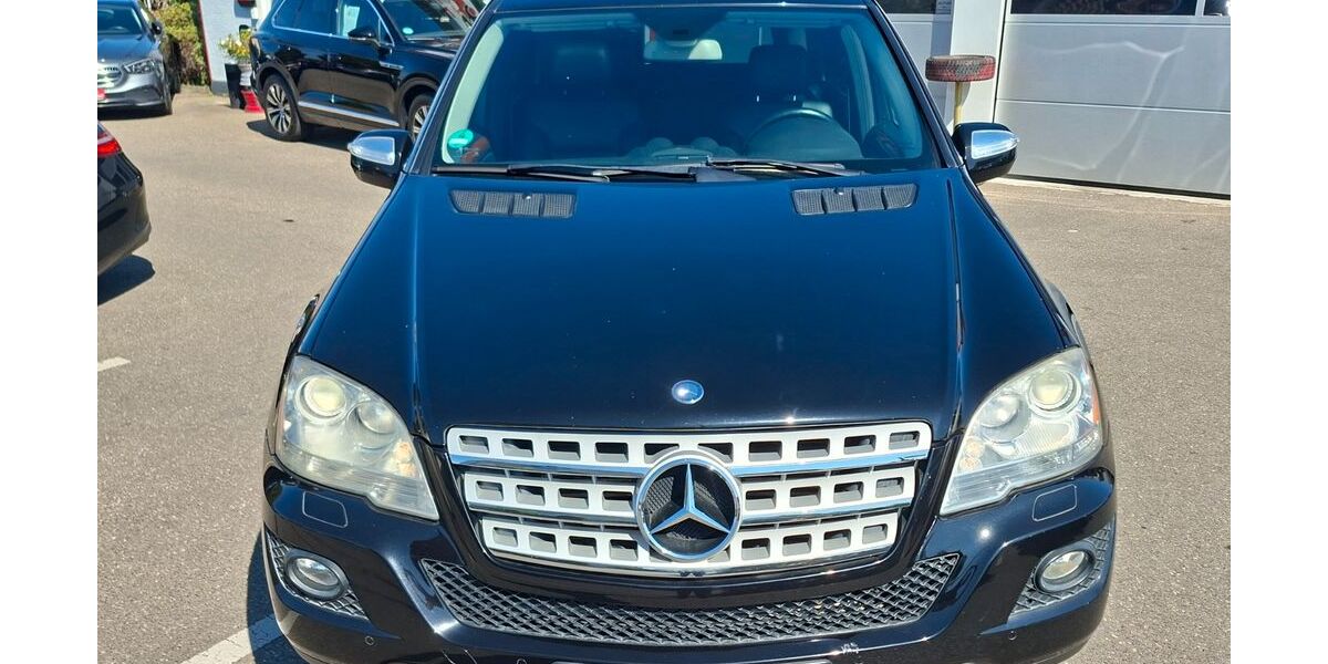 Mercedes-Benz ML 350 227.328 km 6.499 &euro; Deizisau 73779