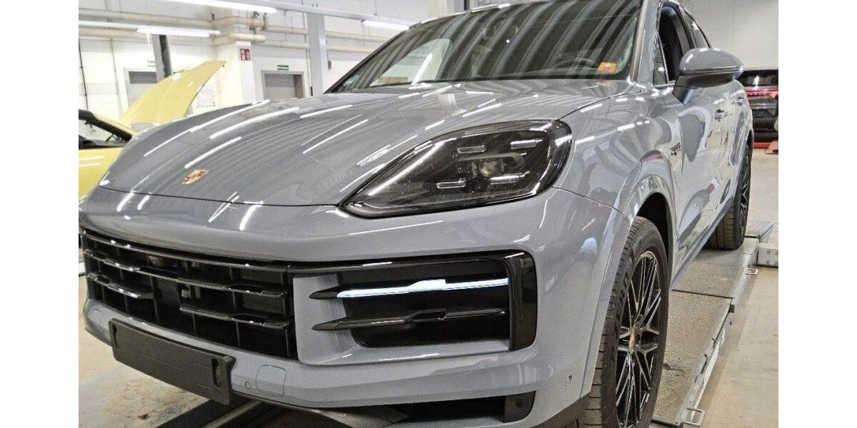 Porsche Cayenne 23.650 km 99.890 &euro; Stuttgart 70499