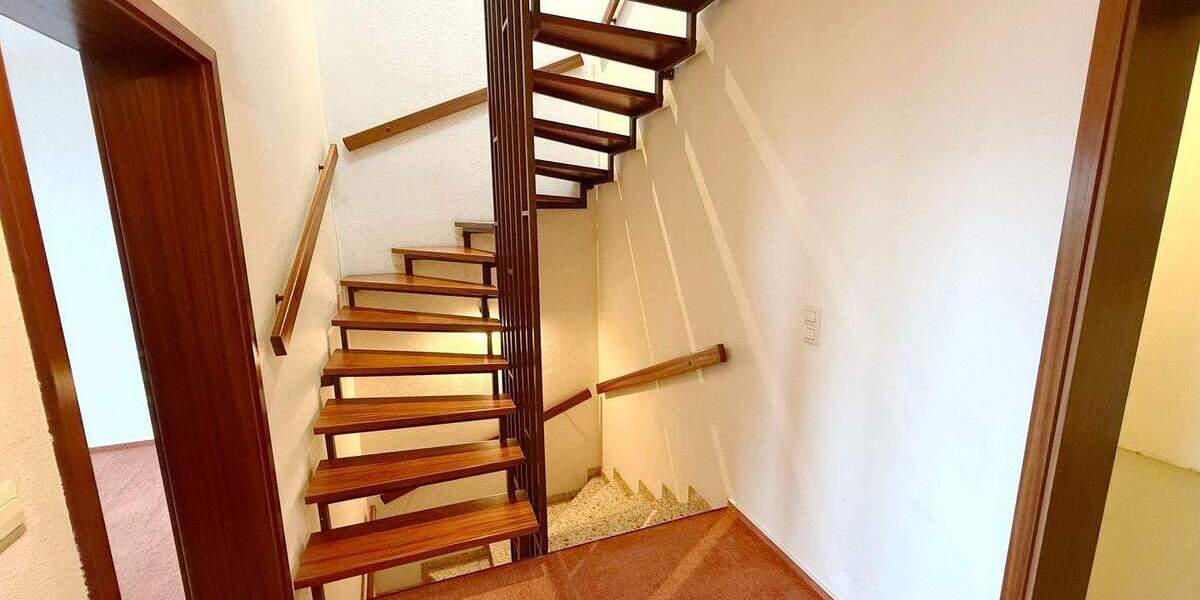 Reihenmittelhaus Reichenbach - 5 Zimmer, 147 m&sup2;, 430.000&euro; | Angebot:25777580