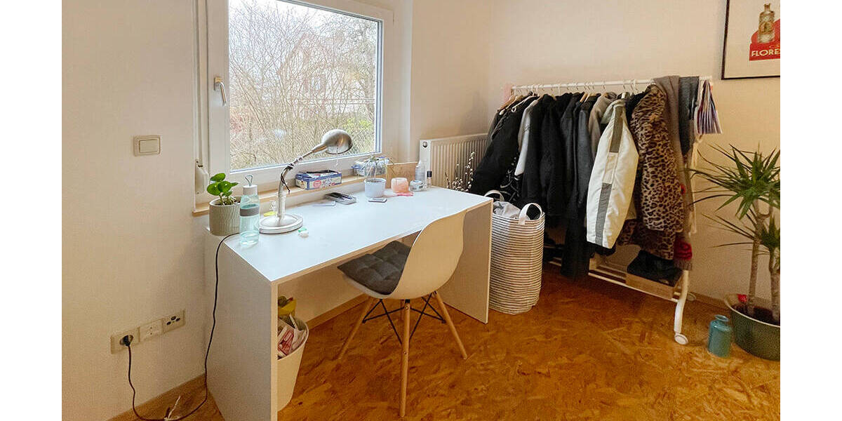 Etagenwohnung Stuttgart Büsnau - 5 Zimmer, 92 m&sup2;, 1.300&euro; | Angebot:26596761