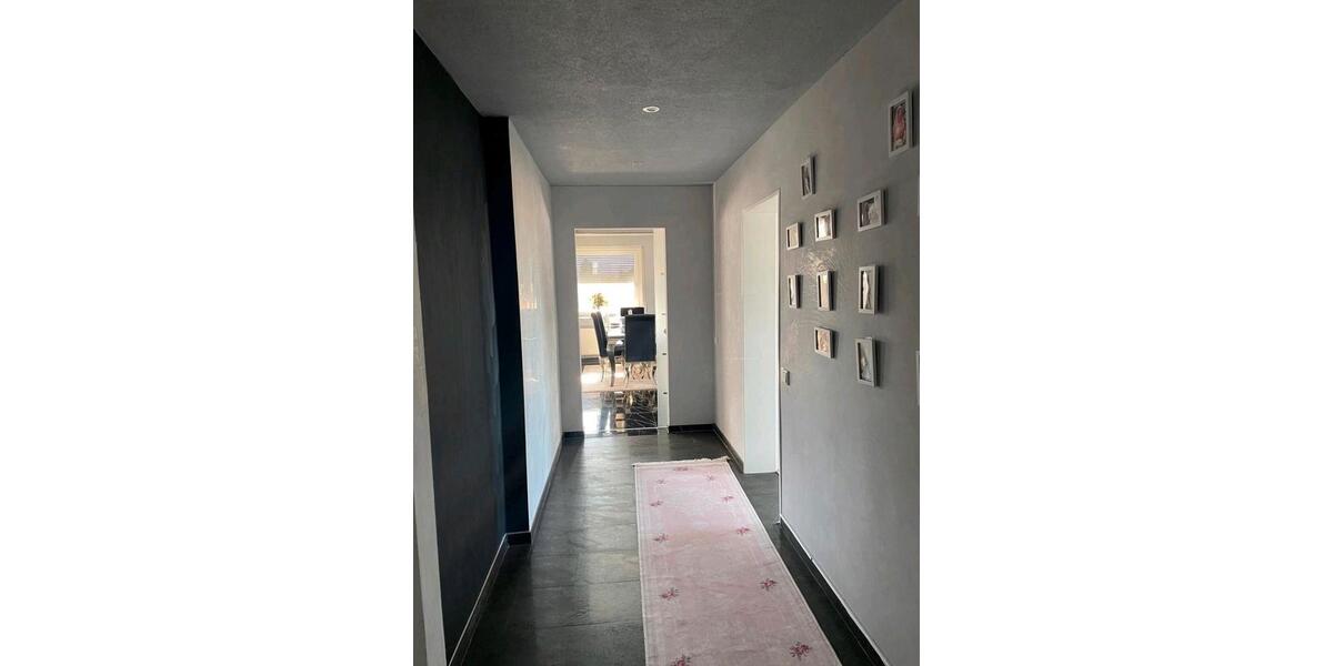 Etagenwohnung Ludwigsburg - 3 Zimmer, 92 m&sup2;, 1.600&euro; | Angebot:25965649