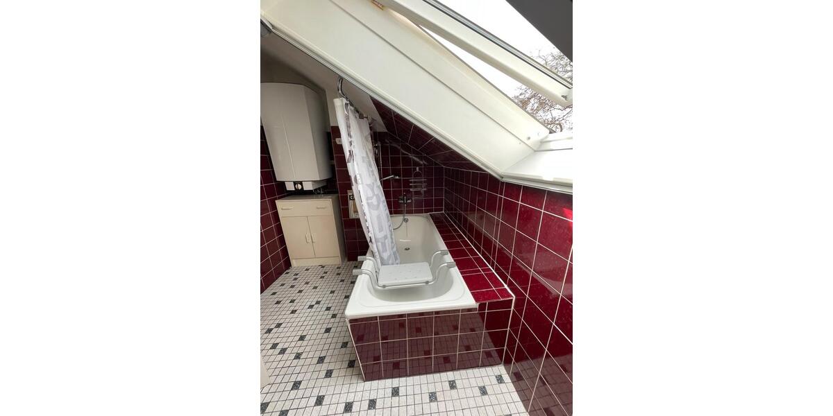 Dachgeschoßwohnung Hemmingen - 3 Zimmer, 60 m&sup2;, 900&euro; | Angebot:25851445