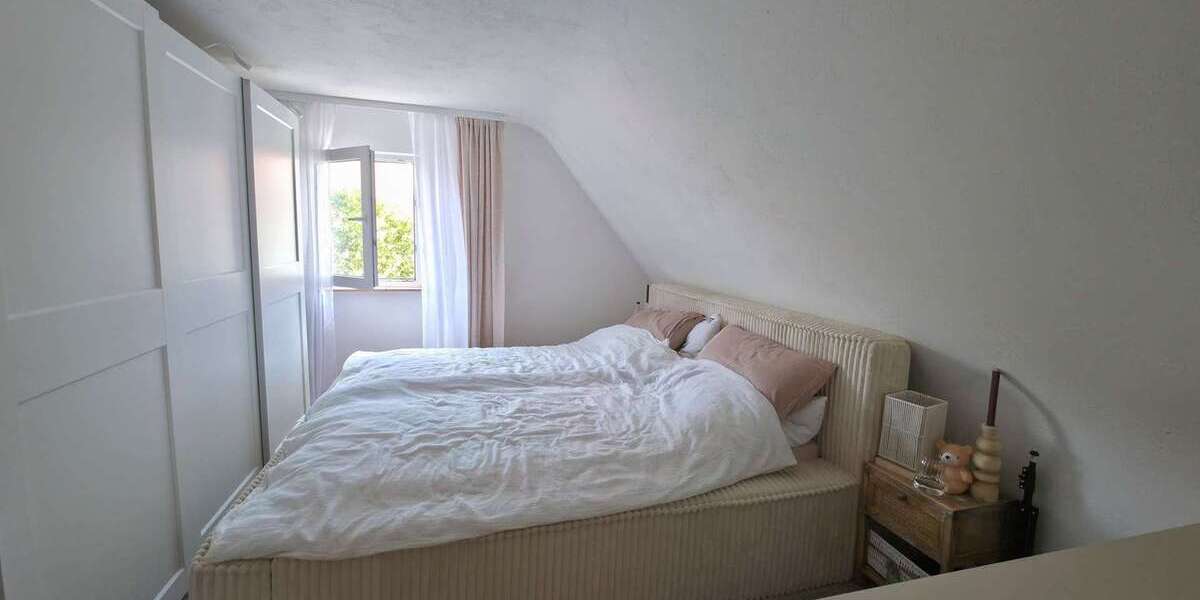 „Haus auf dem Haus“ – gesamtes Dachgeschoss mit kompletter Bühne und außergewöhnlichem Ausbaupotenzi - Dachgeschoßwohnung Weilheim an der Teck | Angebot:27532420