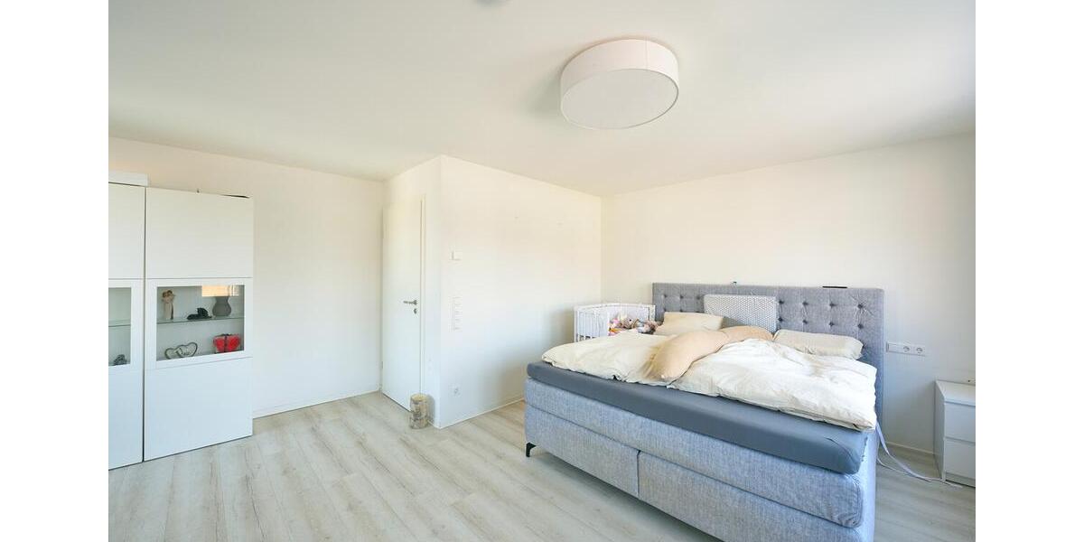 Reihenhaus Markgröningen - 5 Zimmer, 133 m&sup2;, 1.700&euro; | Angebot:25632777