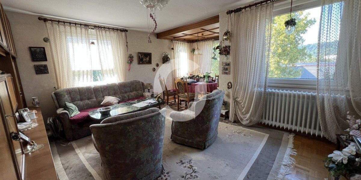 Mehrfamilienhaus, Wohnhaus Stuttgart Untertürkheim - 8 Zimmer, 206 m&sup2;, 700.000&euro; | Angebot:25743414