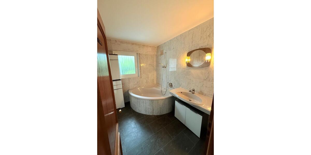 Hochparterre Ludwigsburg Eglosheim - 2 Zimmer, 84 m&sup2;, 1.100&euro; | Angebot:26574196