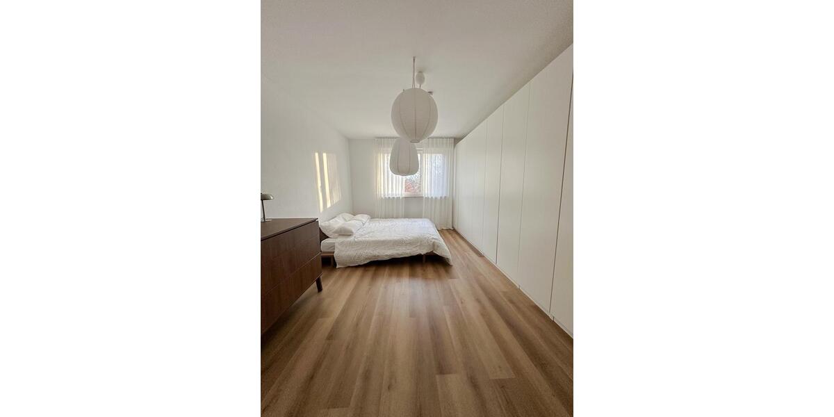 Dachgeschoßwohnung Stuttgart Degerloch - 2.5 Zimmer, 61 m&sup2;, 1.540&euro; | Angebot:25765747