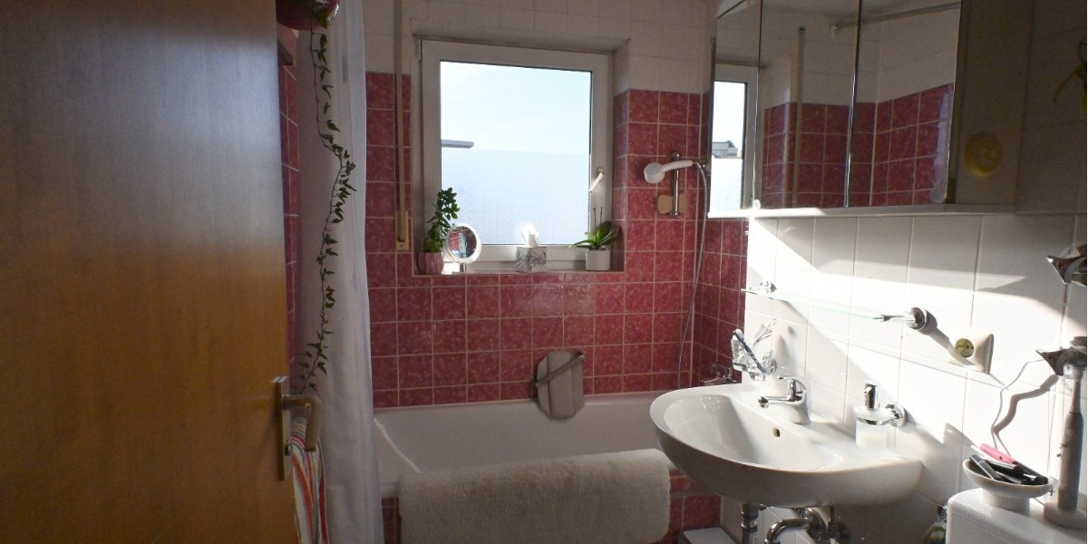 Einziehen, gestalten, wohlfühlen – Ihr Zuhause mit Schlossblick - Dachgeschoßwohnung Vaihingen | Angebot:24862389