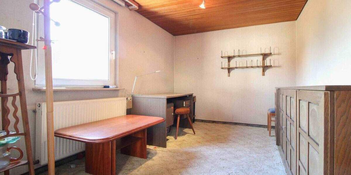Mehrfamilienhaus, Wohnhaus Stuttgart Heumaden - 9 Zimmer, 154 m&sup2;, 398.000&euro; | Angebot:25718008