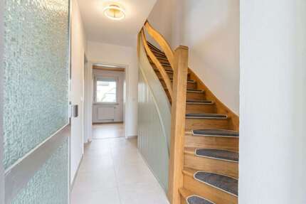 Haus Lauffen am Neckar - 4 Zimmer, 148 m&sup2;, 279.000&euro; | Angebot:27606602