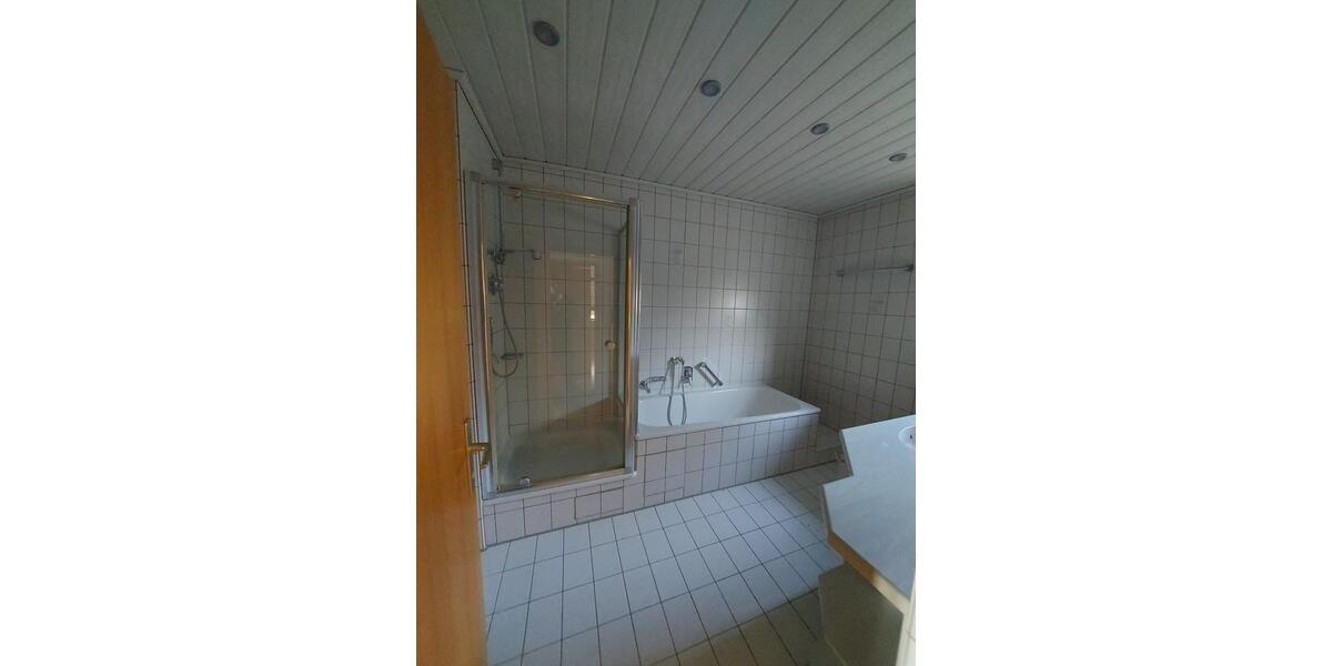 Erdgeschoßwohnung Ebersbach an der Fils - 3 Zimmer, 90 m&sup2;, 1.200&euro; | Angebot:25366445