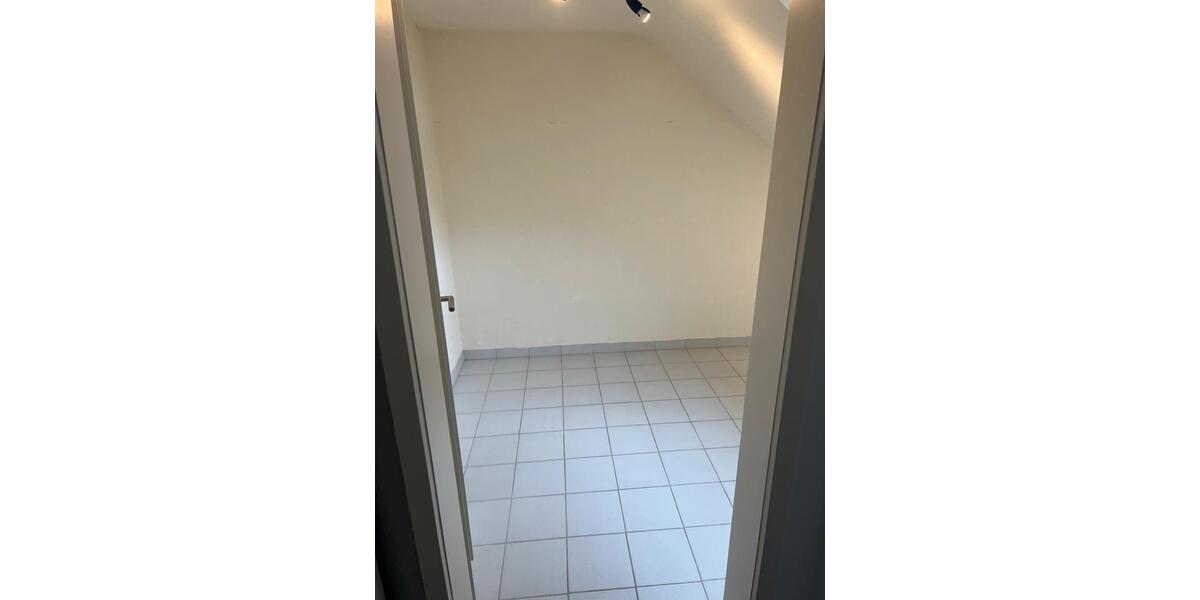 Dachgeschoßwohnung Esslingen am Neckar Oberesslingen - 2 Zimmer, 55 m&sup2;, 850&euro; | Angebot:26055836