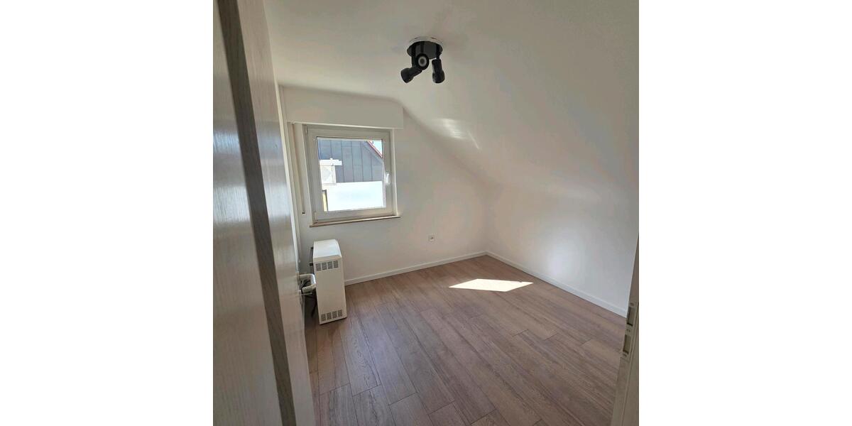 Dachgeschoßwohnung Deizisau - 3 Zimmer, 60 m&sup2;, 840&euro; | Angebot:26680584