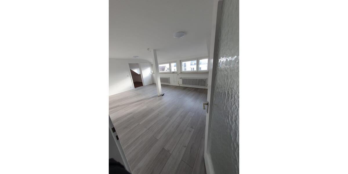 Dachgeschoßwohnung Stuttgart Sillenbuch - 5.5 Zimmer, 116 m&sup2;, 1.450&euro; | Angebot:26495344