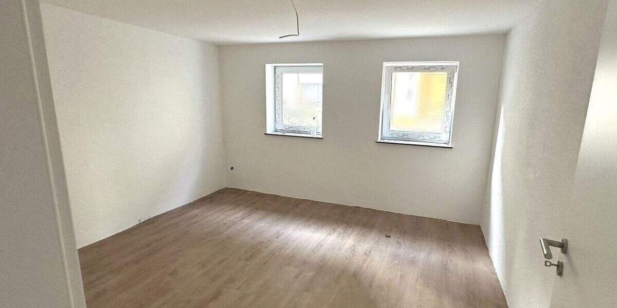 Mehrfamilienhaus, Wohnhaus Schwaikheim - 9 Zimmer, 218 m&sup2;, 749.000&euro; | Angebot:25662282