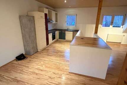Haus Ohmden - 3.5 Zimmer, 70 m&sup2;, 880&euro; | Angebot:27653698