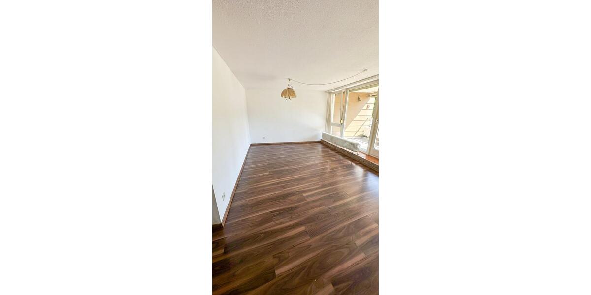 Etagenwohnung Böblingen - 3 Zimmer, 91 m&sup2;, 1.200&euro; | Angebot:26676210