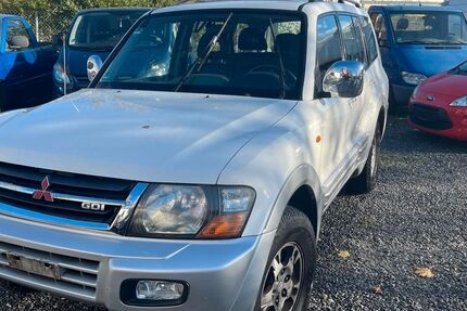 Mitsubishi Pajero 163.380 km 4.900 &euro; weinstadt 71384