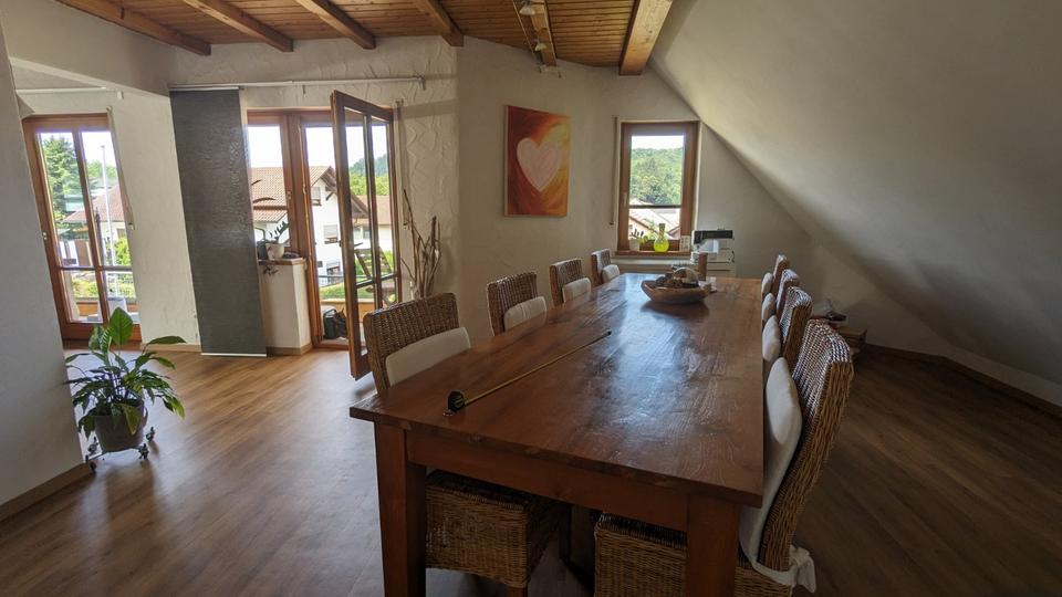 Etagenwohnung Leonberg - 3 Zimmer, 129 m&sup2;, 1.200&euro; | Angebot:25409166