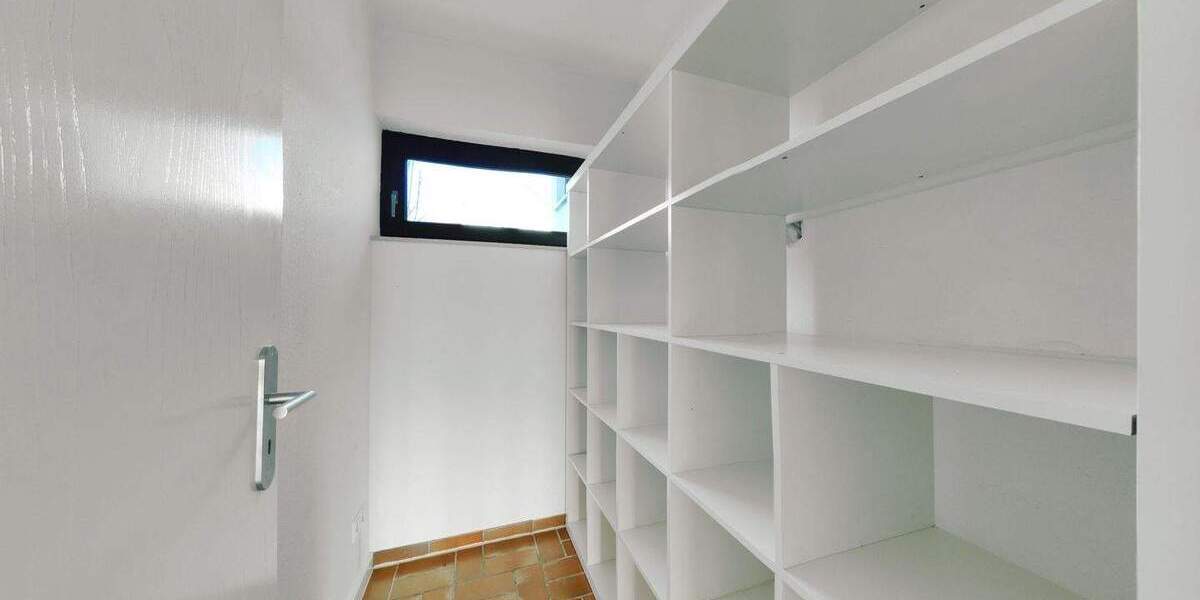 Etagenwohnung Remseck Neckarrems - 7 Zimmer, 226 m&sup2;, 799.000&euro; | Angebot:25706140