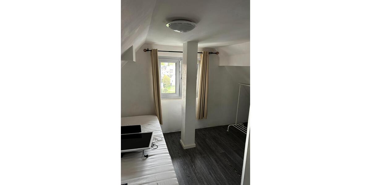 Dachgeschoßwohnung Stuttgart Degerloch - 2 Zimmer, 35 m&sup2;, 650&euro; | Angebot:26227342