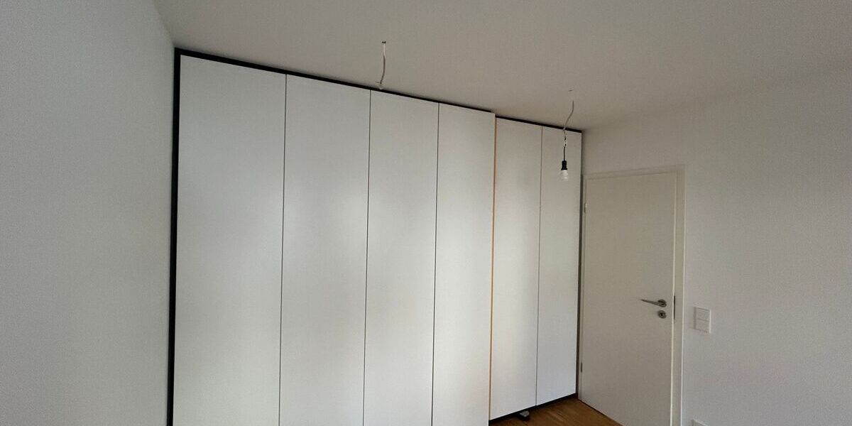 Zwei Zimmer mit Weitblick - Sanierte Wohnung im 1. OG und Balkon - Appartement Stuttgart Botnang | Angebot:26623450
