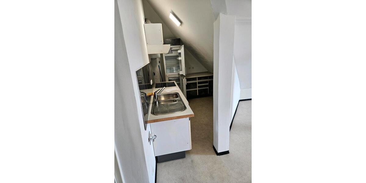 Dachgeschoßwohnung Stuttgart Neuwirtshaus - 2 Zimmer, 84 m&sup2;, 636&euro; | Angebot:25967867