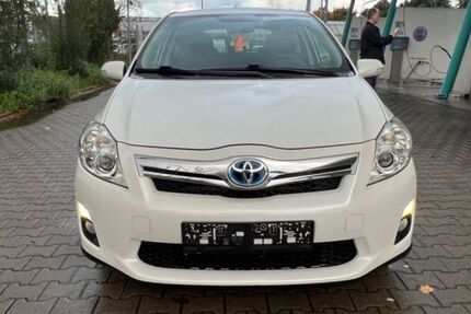 Toyota Auris 140.500 km 7.999 &euro; Stuttgart 70182