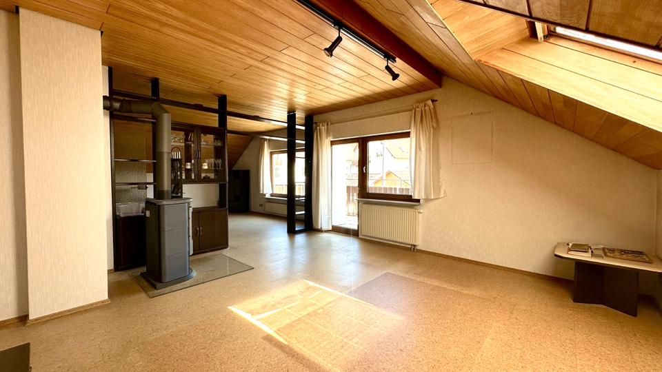 Dachgeschoßwohnung Lorch - 2.5 Zimmer, 88 m&sup2;, 255.000&euro; | Angebot:26703541