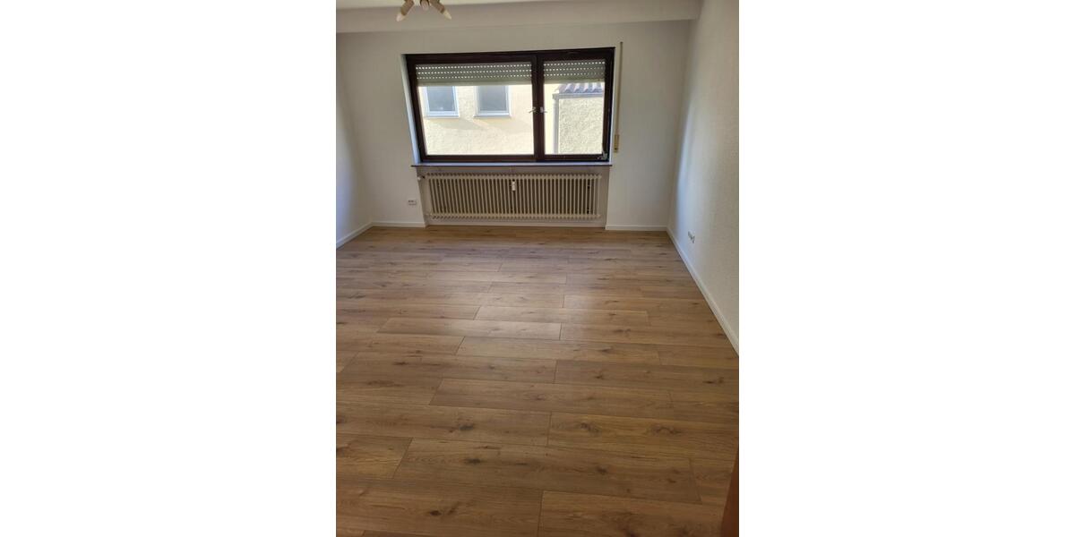 Etagenwohnung Markgröningen - 1 Zimmer, 26 m&sup2;, 342&euro; | Angebot:25253412