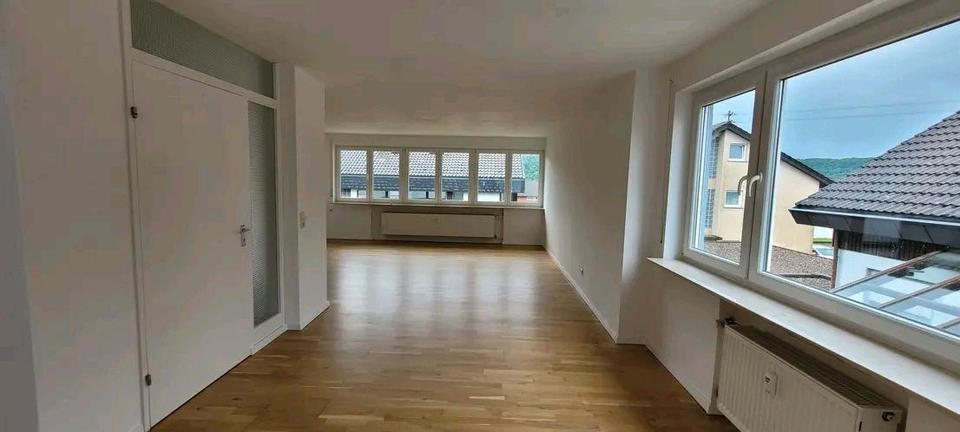 Etagenwohnung Hessigheim - 3.5 Zimmer, 113 m&sup2;, 1.200&euro; | Angebot:25860209