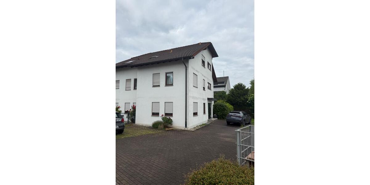 Dachgeschoßwohnung Stuttgart Mühlhausen - 2 Zimmer, 44 m&sup2;, 270.000&euro; | Angebot:26704900
