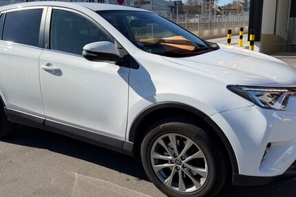 Toyota RAV 4 144.000 km 16.999 &euro; Ditzingen 71254