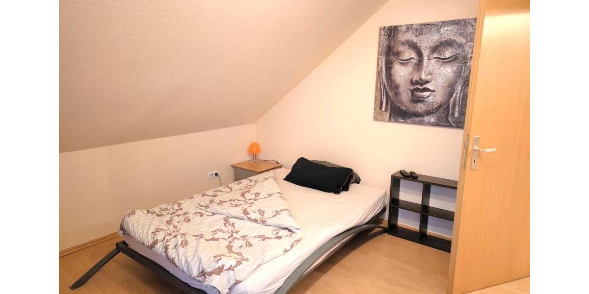 Dachgeschoßwohnung Bönnigheim - 3 Zimmer, 62 m&sup2;, 920&euro; | Angebot:25823519
