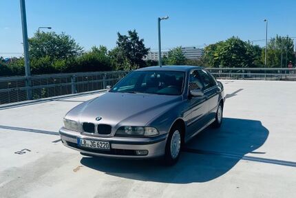 BMW 523 183.000 km 3.200 &euro; Frankfurt 60327
