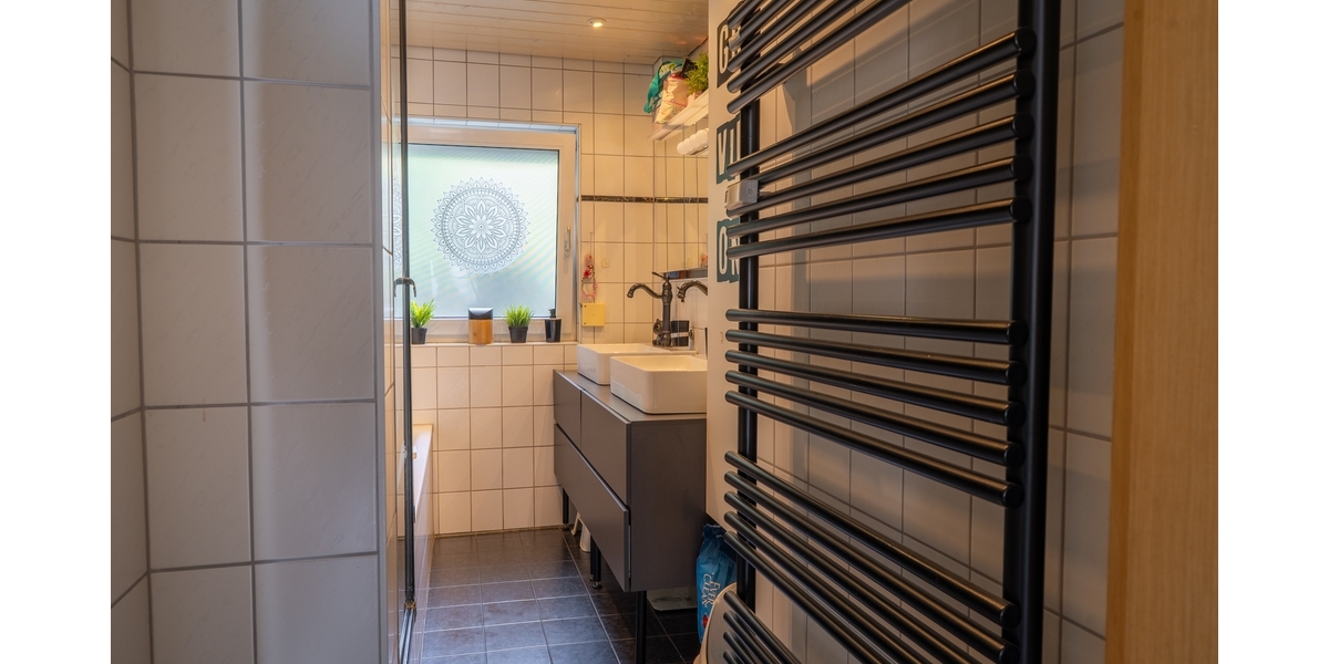 Großzügige Eckterrasse, Kamin & ruhiges Wohnen im 3-Familienhaus - 3.5 Remshalden | Angebot:27512031