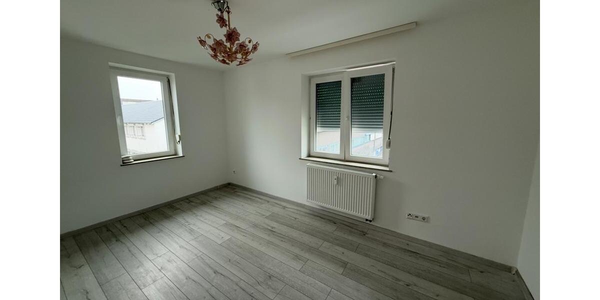Hochparterre Esslingen am Neckar Oberesslingen - 3 Zimmer, 75 m&sup2;, 1.100&euro; | Angebot:26612883