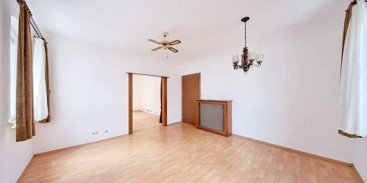 Mehrfamilienhaus, Wohnhaus Backnang - 9 Zimmer, 233 m&sup2;, 550.000&euro; | Angebot:25696179