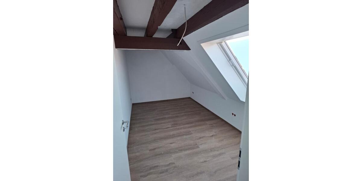 Dachgeschoßwohnung Welzheim - 3 Zimmer, 100 m&sup2;, 730&euro; | Angebot:25994998