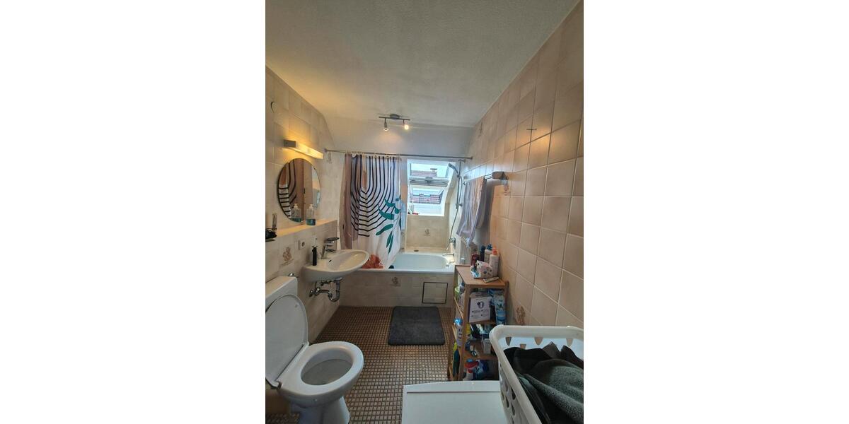 Dachgeschoßwohnung Stuttgart Zuffenhausen - 1.5 Zimmer, 43 m&sup2;, 1.000&euro; | Angebot:26679215