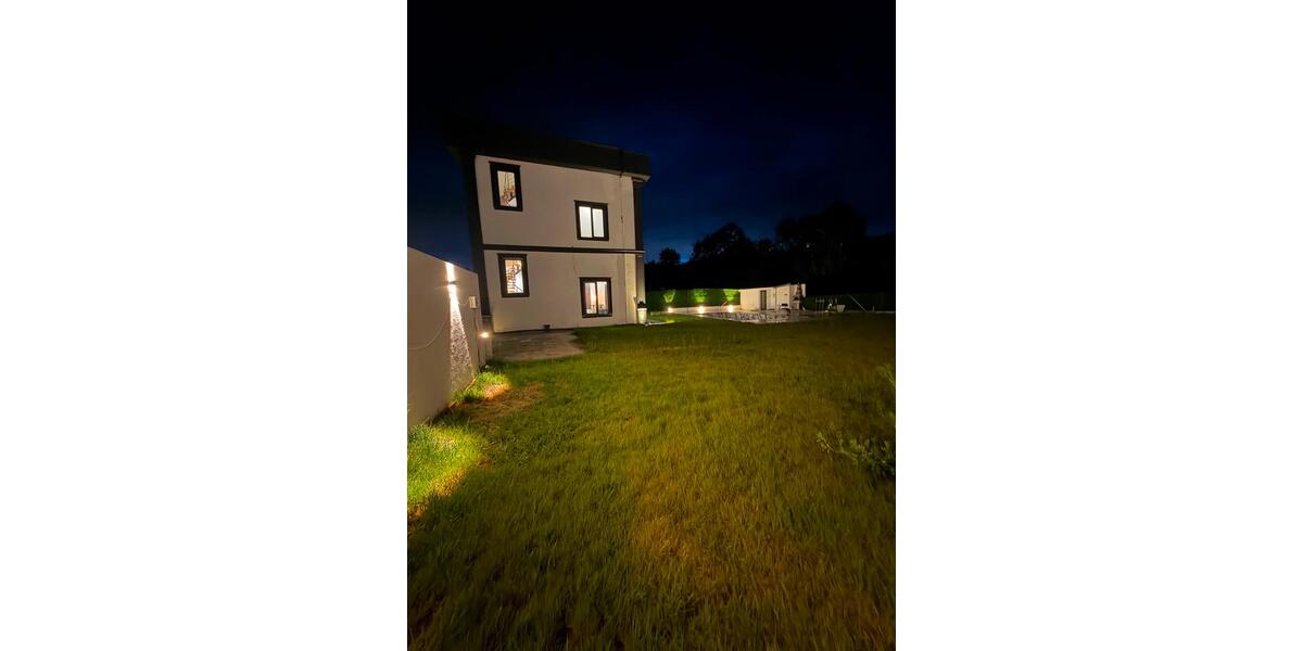 Villa Stuttgart Stuttgart-Mitte - 4 Zimmer, 185 m&sup2;, 320.000&euro; | Angebot:27097928