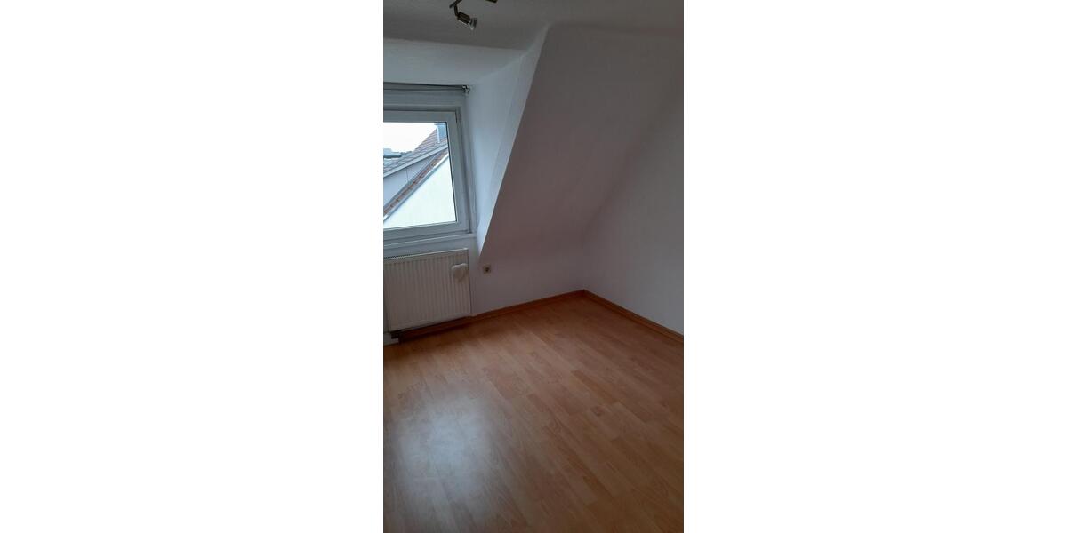 Dachgeschoßwohnung Stuttgart Feuerbach - 2.5 Zimmer, 60 m&sup2;, 840&euro; | Angebot:25120845