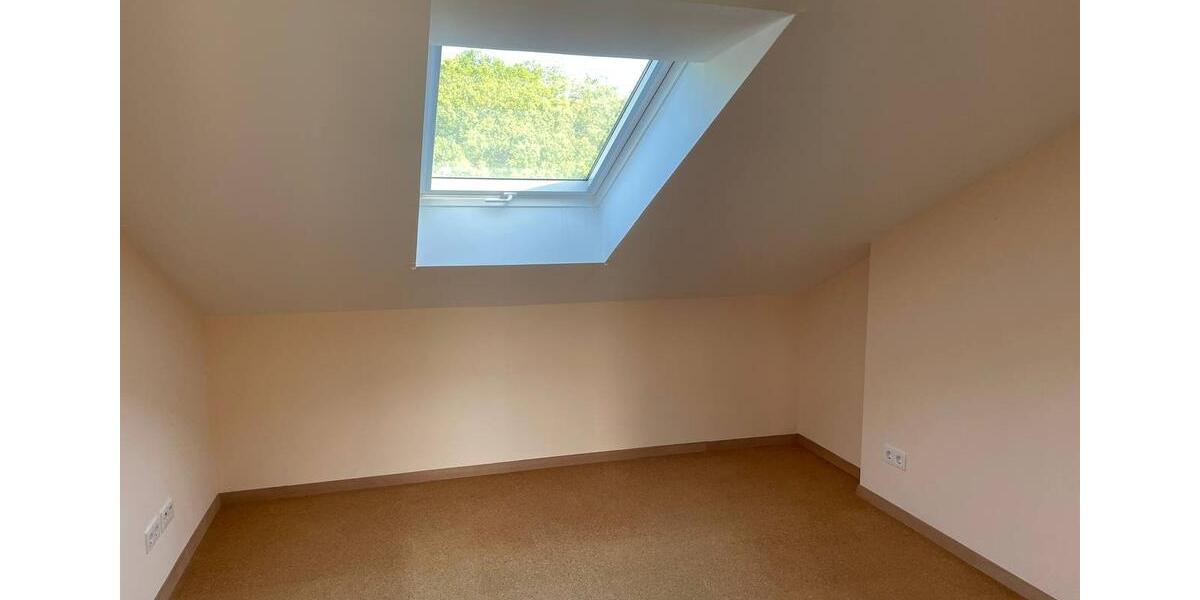 Dachgeschoßwohnung Winnenden - 3 Zimmer, 60 m&sup2;, 259.000&euro; | Angebot:26374323