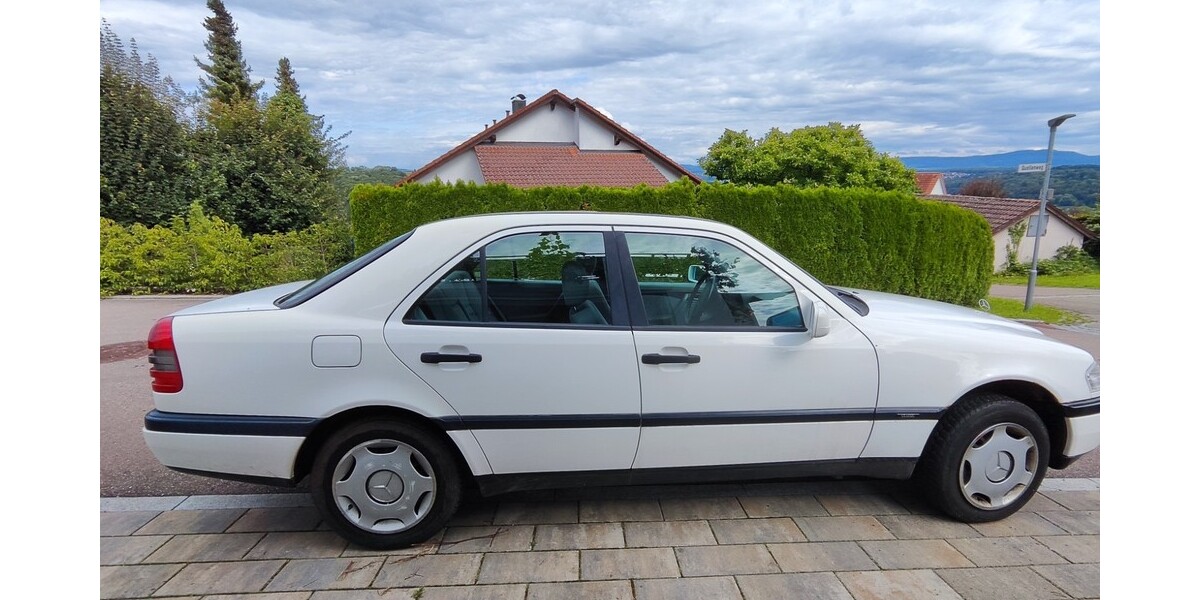 Mercedes-Benz C 230 148.600 km 5.000 &euro; Uhingen 73066