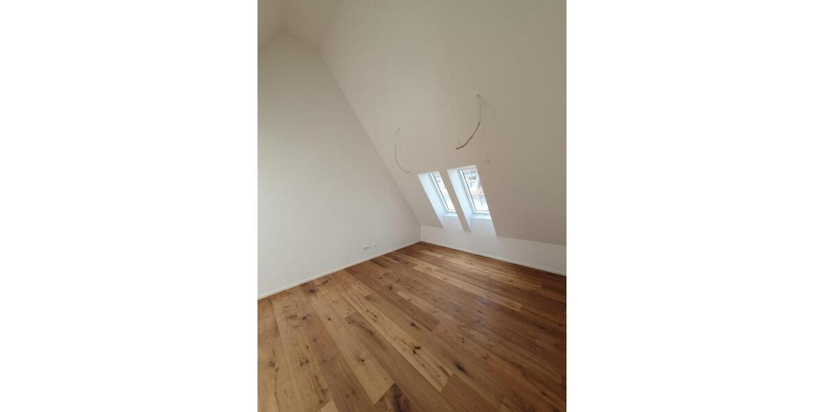 Maisonettenwohnung Schwieberdingen - 4 Zimmer, 140 m&sup2;, 1.999&euro; | Angebot:25923480