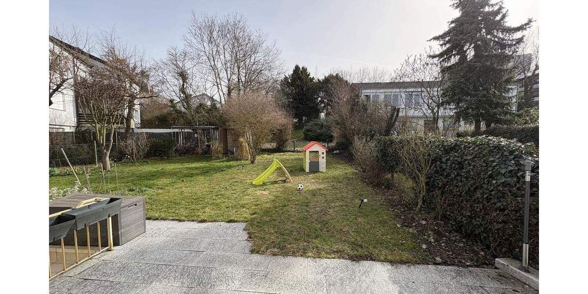 Reihenmittelhaus Böblingen - 5 Zimmer, 141 m&sup2;, 540.000&euro; | Angebot:25802257